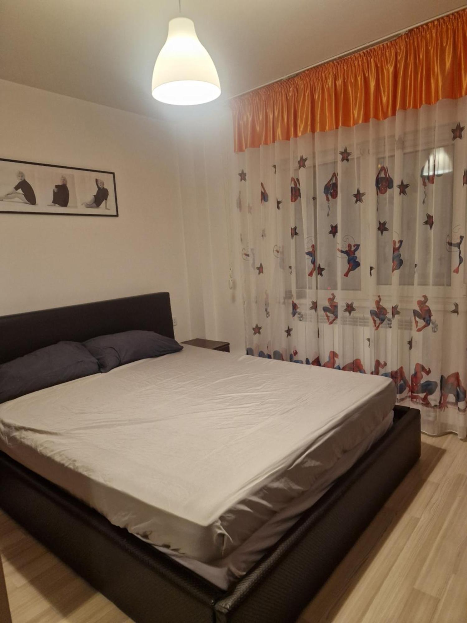 2 Bedrooms Apartment. Galaţi Eksteriør bilde